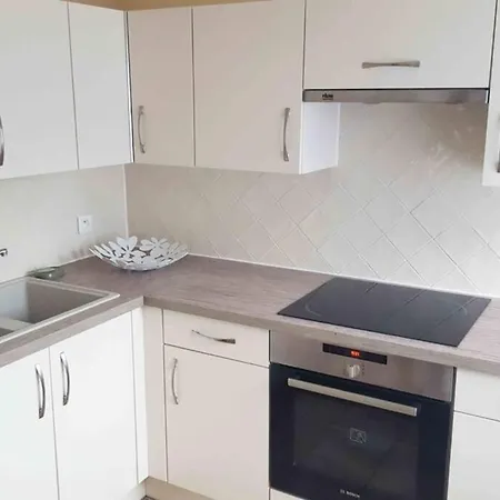 - La Terrasse De L'araille